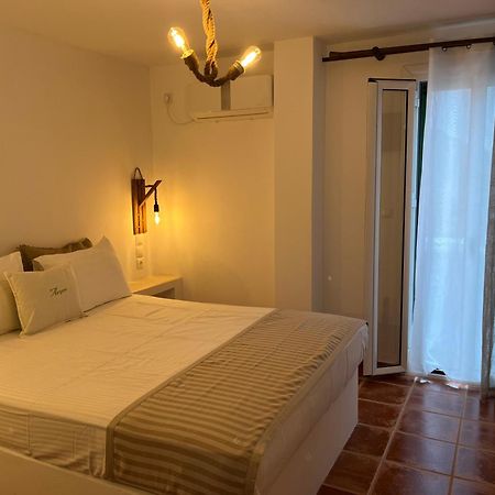 Astrio Suites Livadi  Екстериор снимка